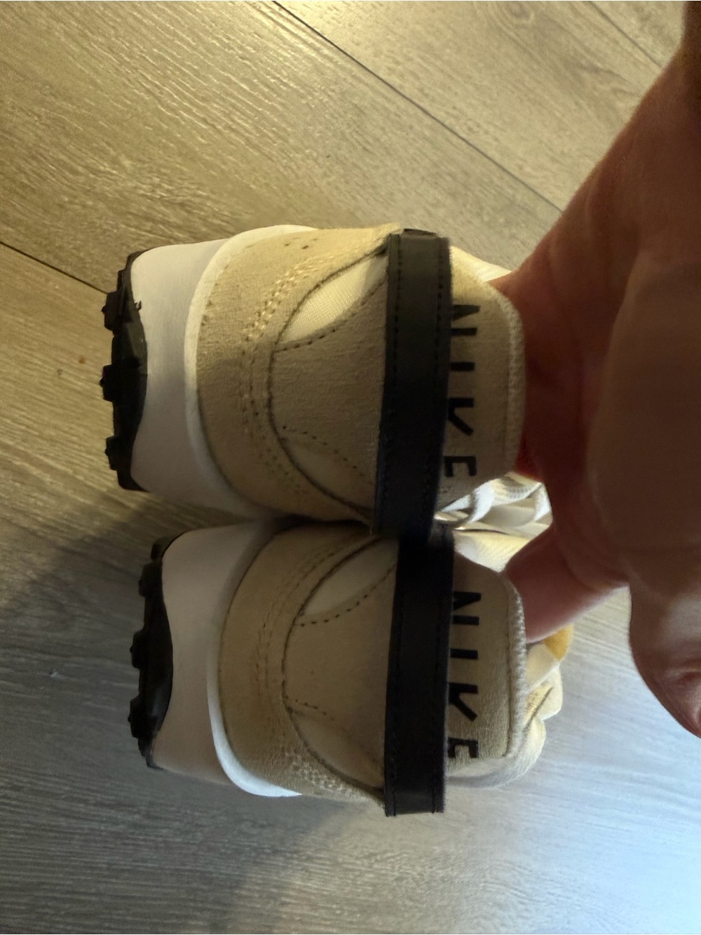 Nike Women’s Waffle Debut Beige & Black Casual Sneakers size 8.5 - Picture 3 of 4